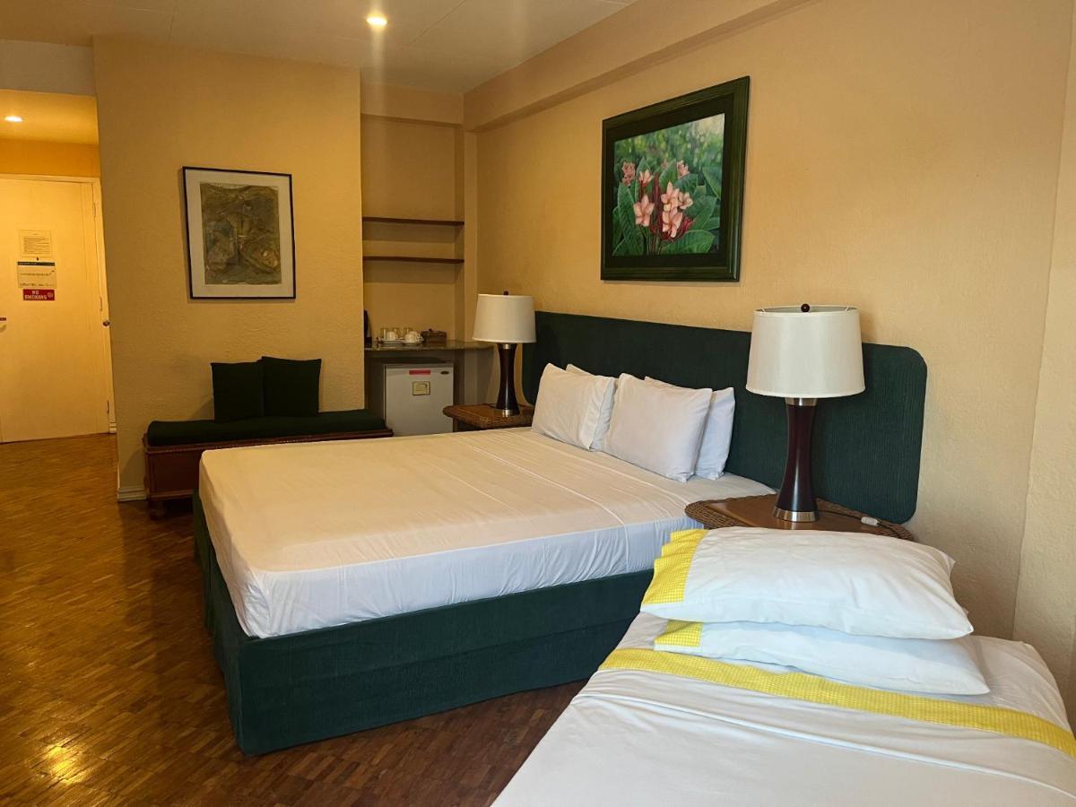 Coco Grande Hotel Dumaguete City Екстер'єр фото