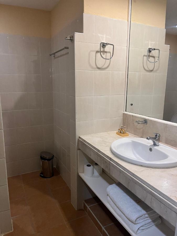 Coco Grande Hotel Dumaguete City Екстер'єр фото