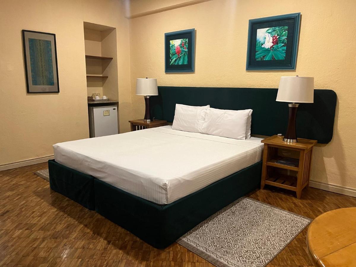 Coco Grande Hotel Dumaguete City Екстер'єр фото