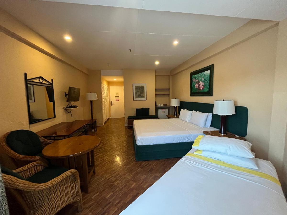 Coco Grande Hotel Dumaguete City Екстер'єр фото