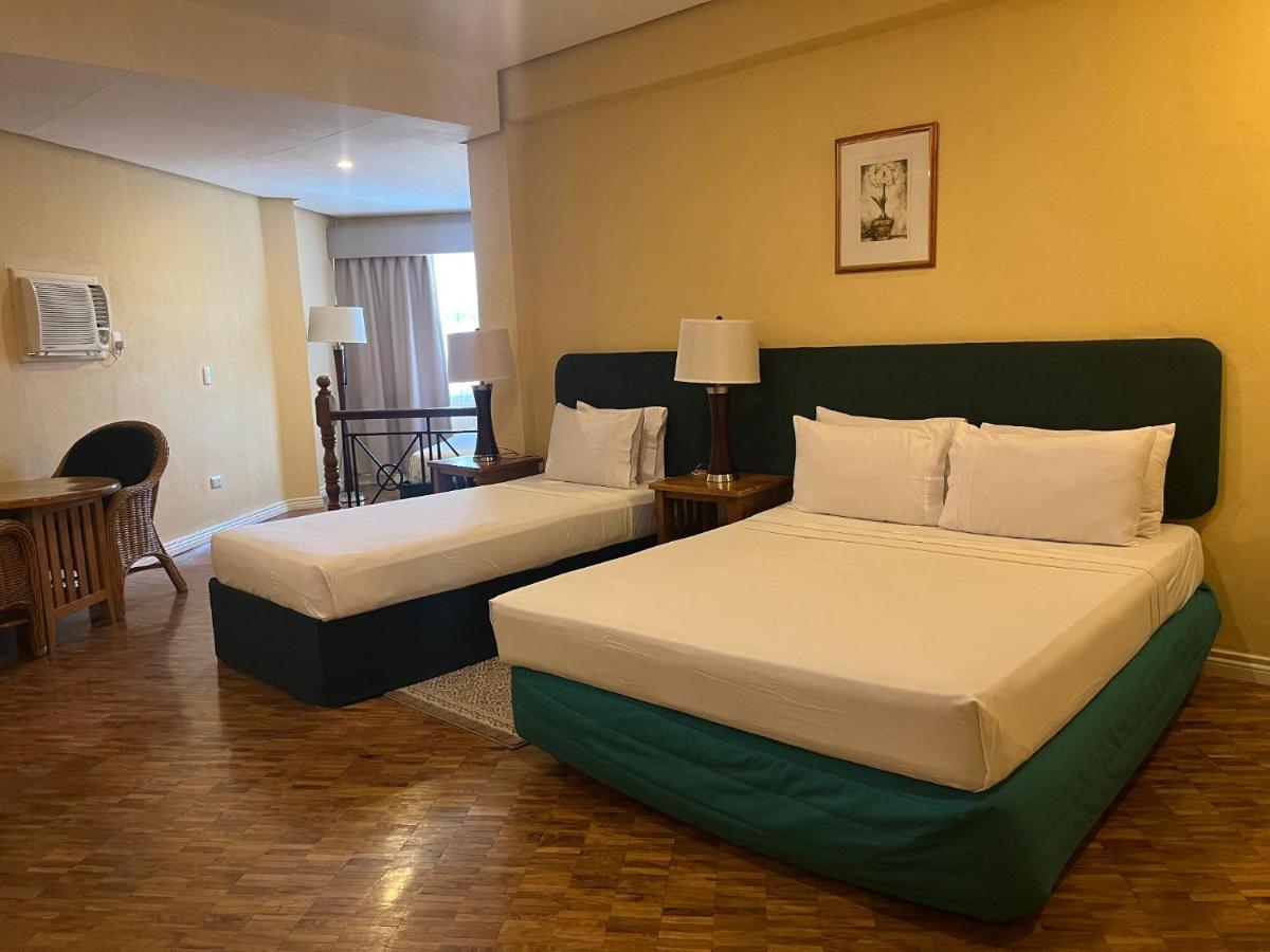 Coco Grande Hotel Dumaguete City Екстер'єр фото