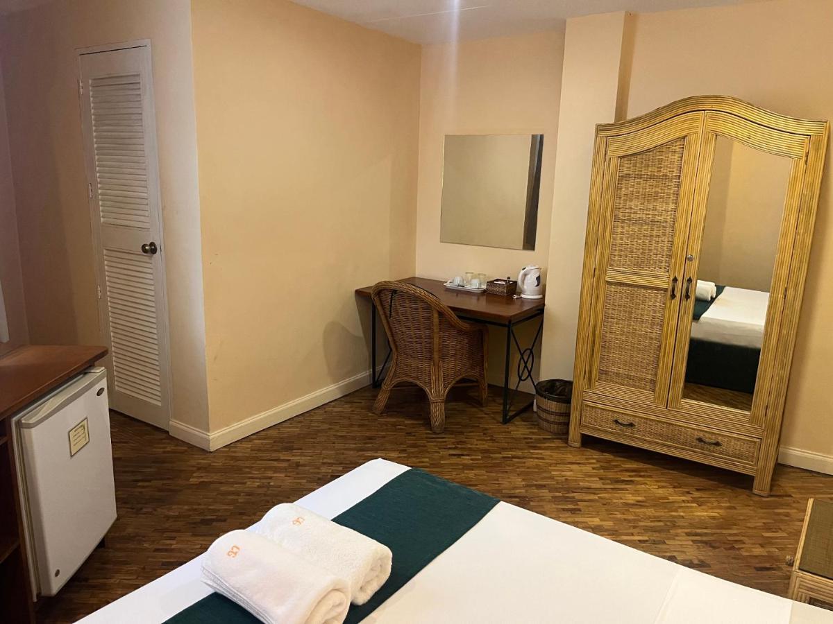 Coco Grande Hotel Dumaguete City Екстер'єр фото